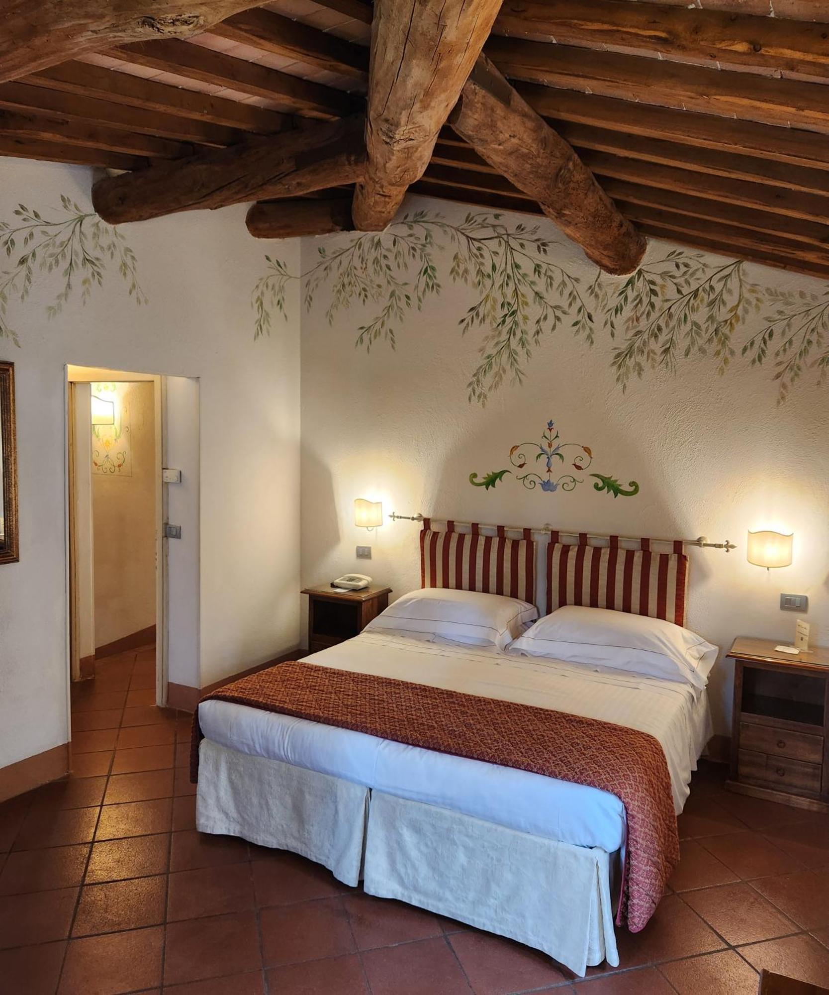Villa Curina Resort Castelnuovo Berardenga Eksteriør billede