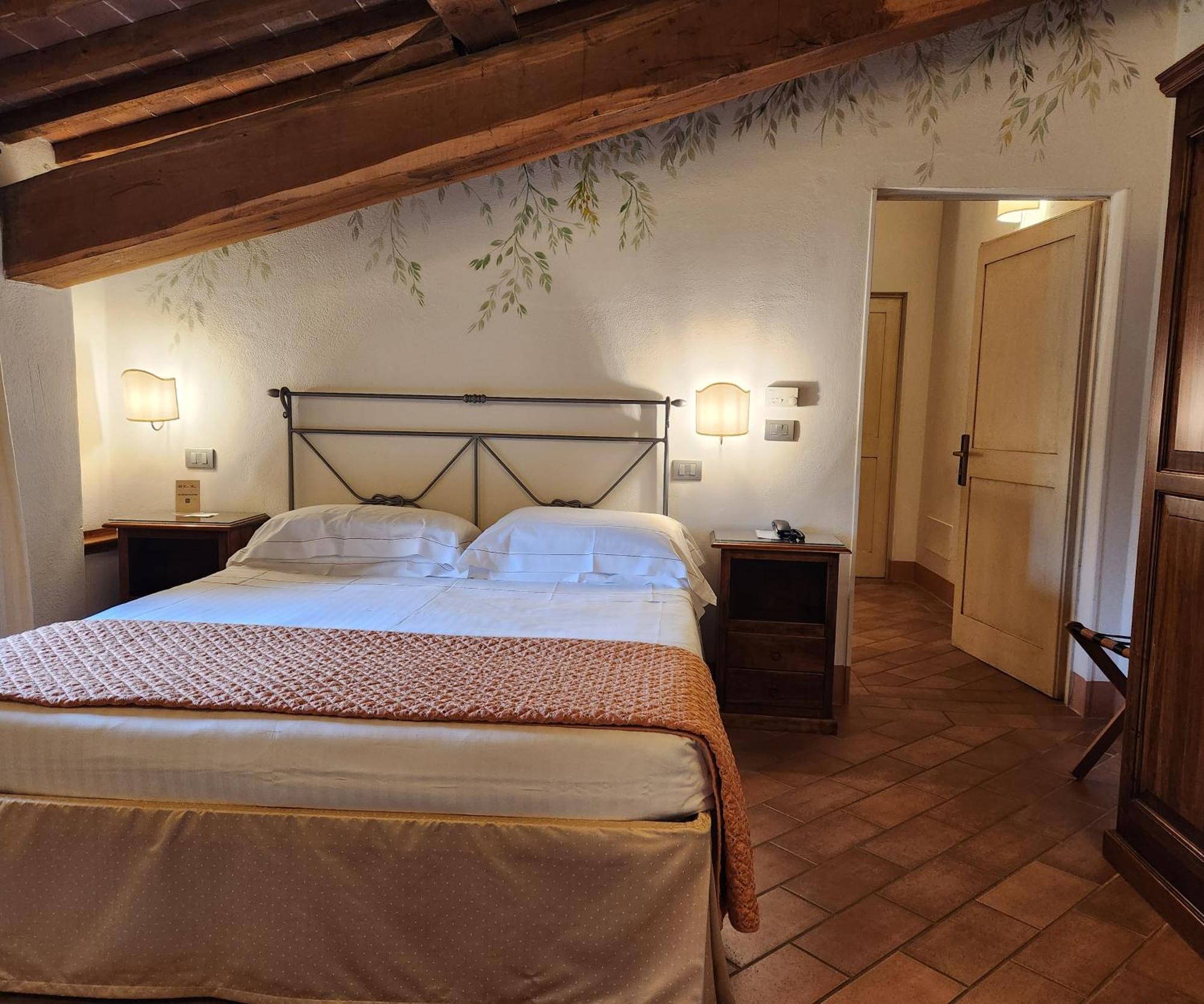 Villa Curina Resort Castelnuovo Berardenga Eksteriør billede